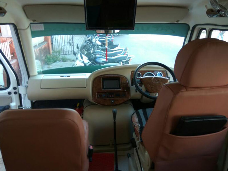 Tempo Traveller 17 Seat PKN